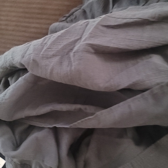 Black dress lined w tie and flow on sleeves - Picture 7 of 8